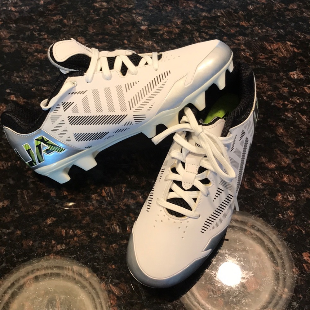under armour women’s lacrosse cleats